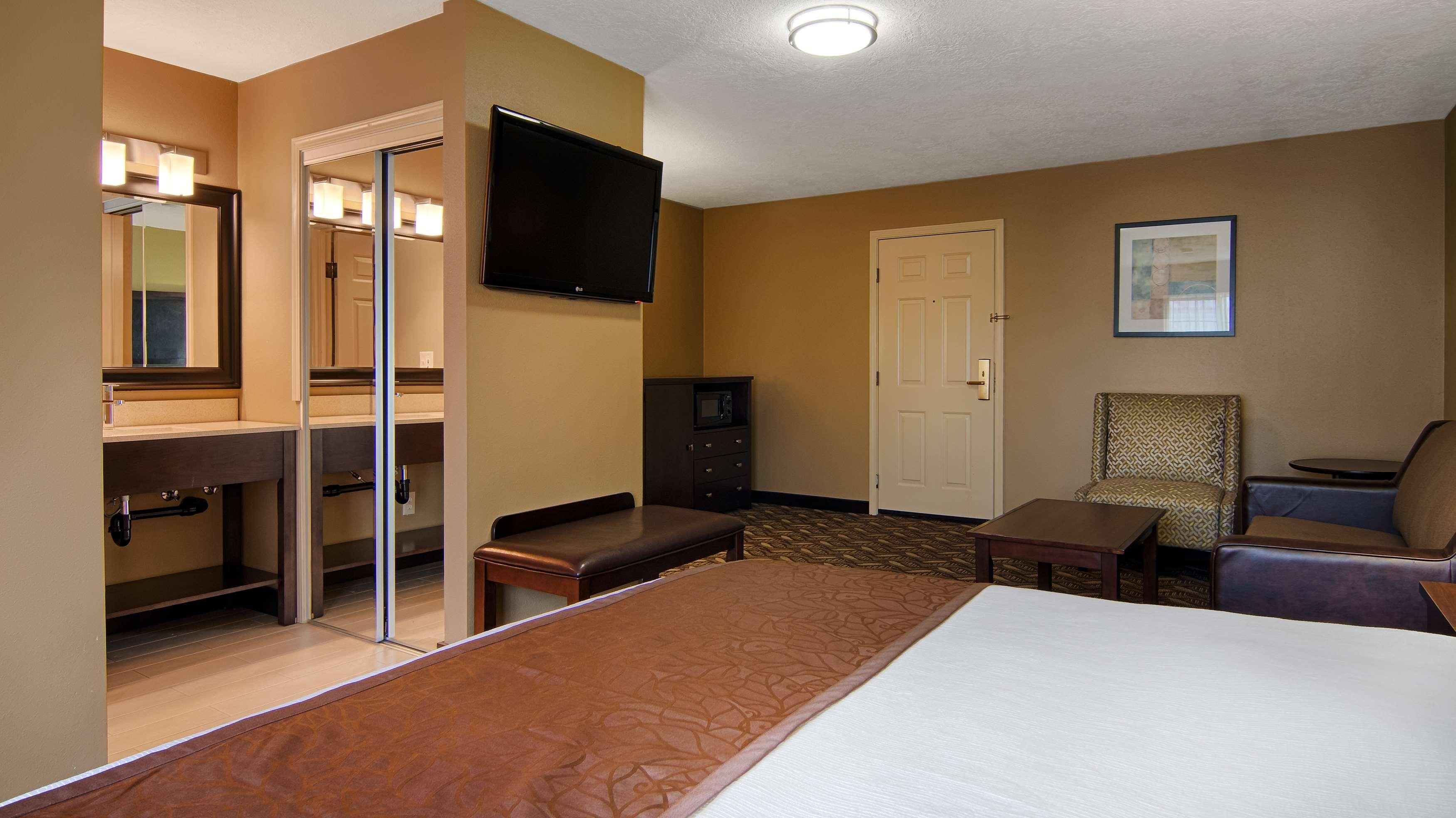 Best Western Plus Grand Manor Inn Springfield Exterior photo