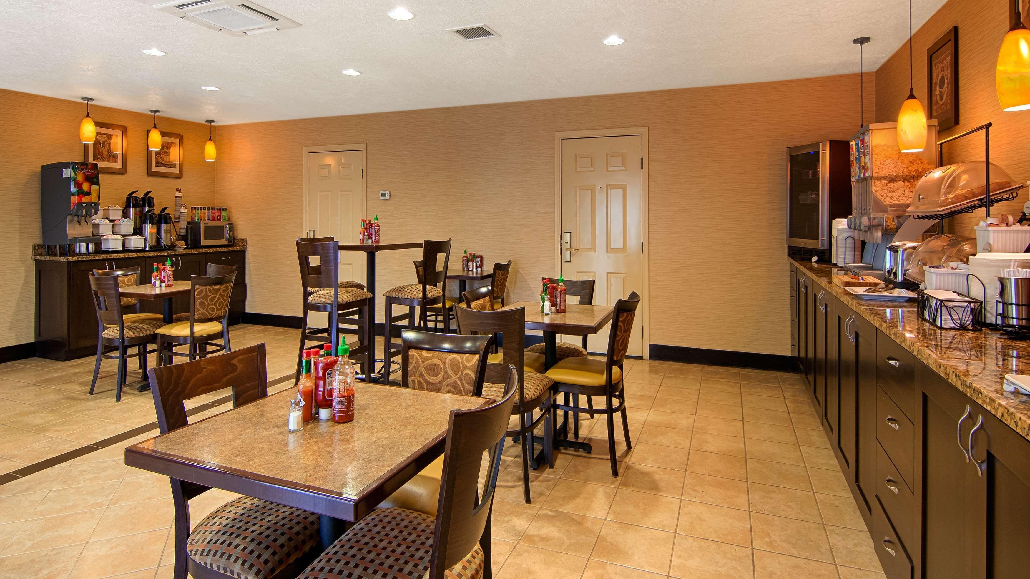Best Western Plus Grand Manor Inn Springfield Exterior photo